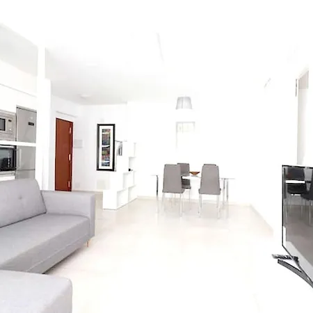 With 3 Bedrooms In With Wifi